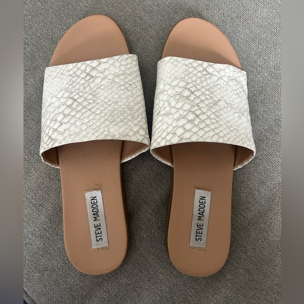 Steve Madden Cream Textured Slide Sandals Size 8.5